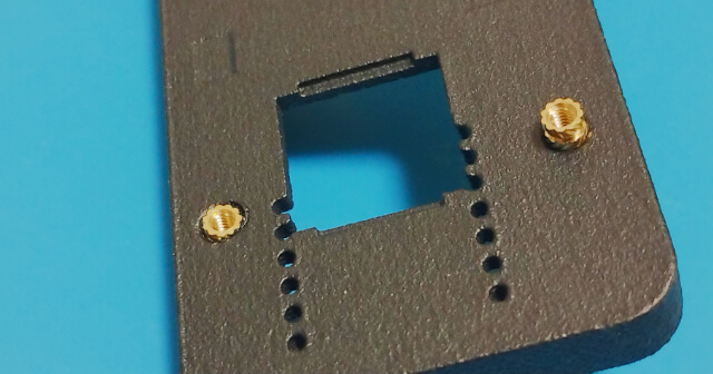 インサートナットの圧入